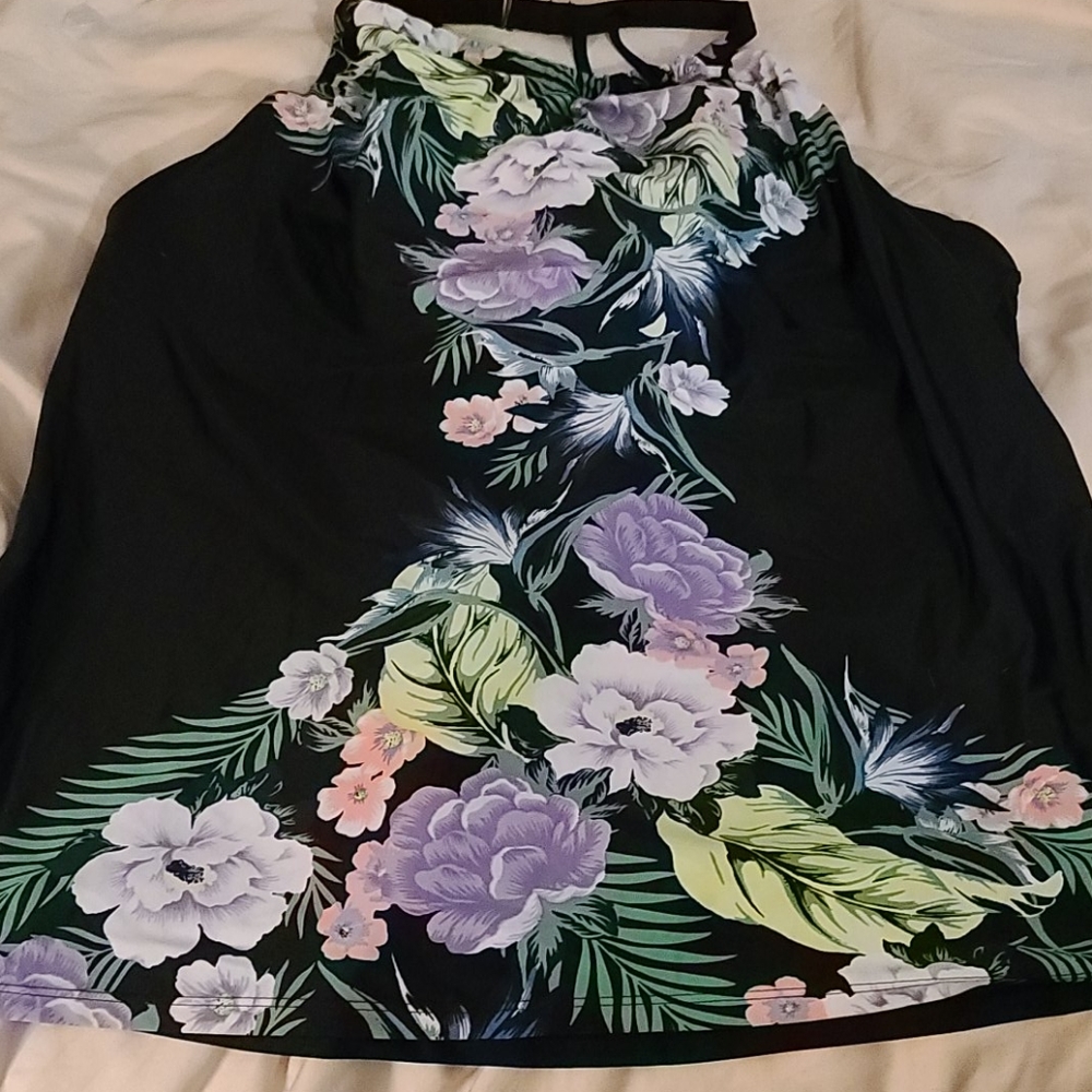 Cacique swim top size 24